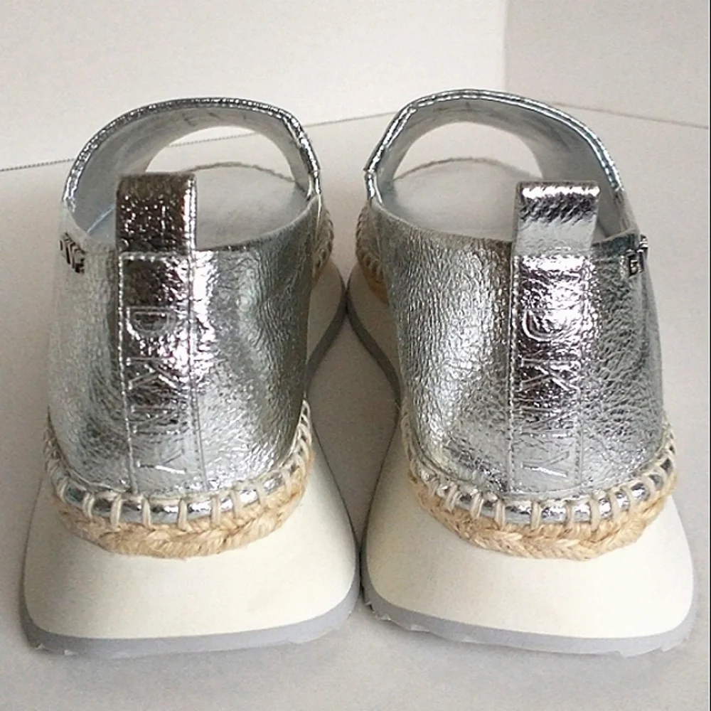 New w/o Box DKNY Orza Silver Metallic Open Toe Espadrille Platform Wedge Size 10